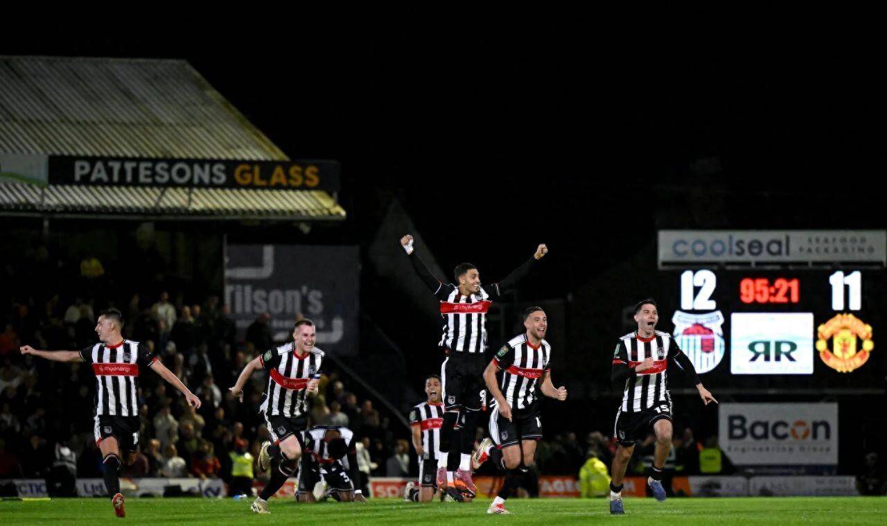 万博体育-曼联迎德国杯关键赛；加时末段单刀错失；信心回归；阵容厚度经受考验-万博体育