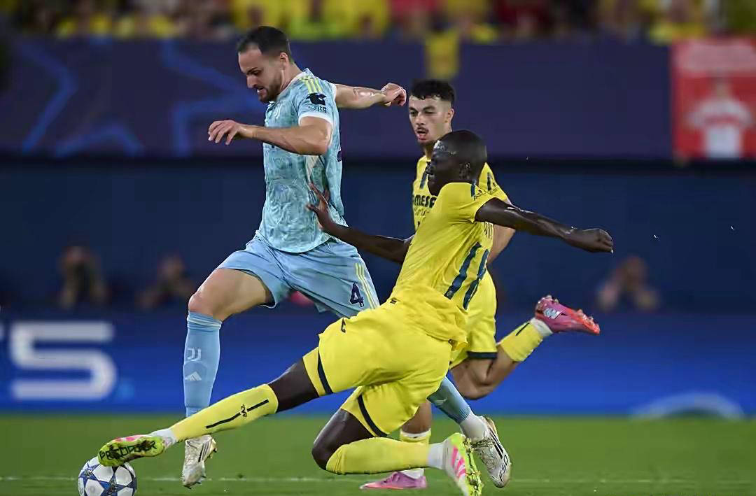 wanbo sports-清晨比利亚雷亚尔备战CBA季后赛,完成体检细节曝光,话题不断,身体对抗强度拉满-wanbo sports